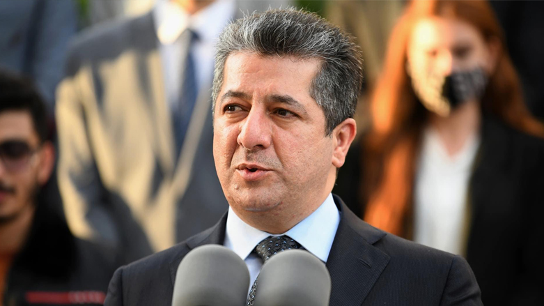 Kurdistan Region Prime Minister Masrour Barzani addresses a group of students in Erbil, Nov. 27, 2021. (Photo: KRG)
